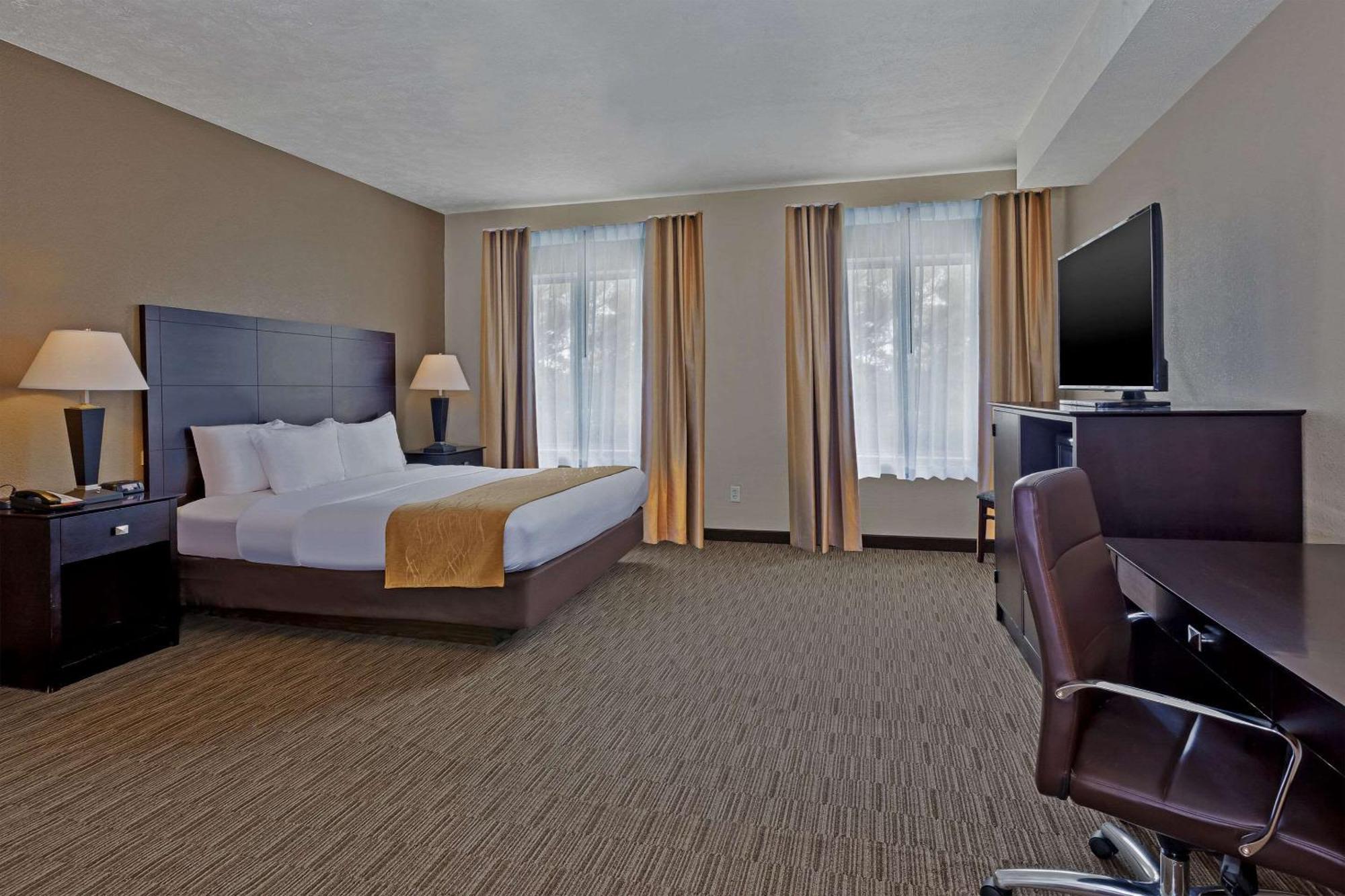 Comfort Inn Whitehall Near Michigan'S Adventure Dış mekan fotoğraf