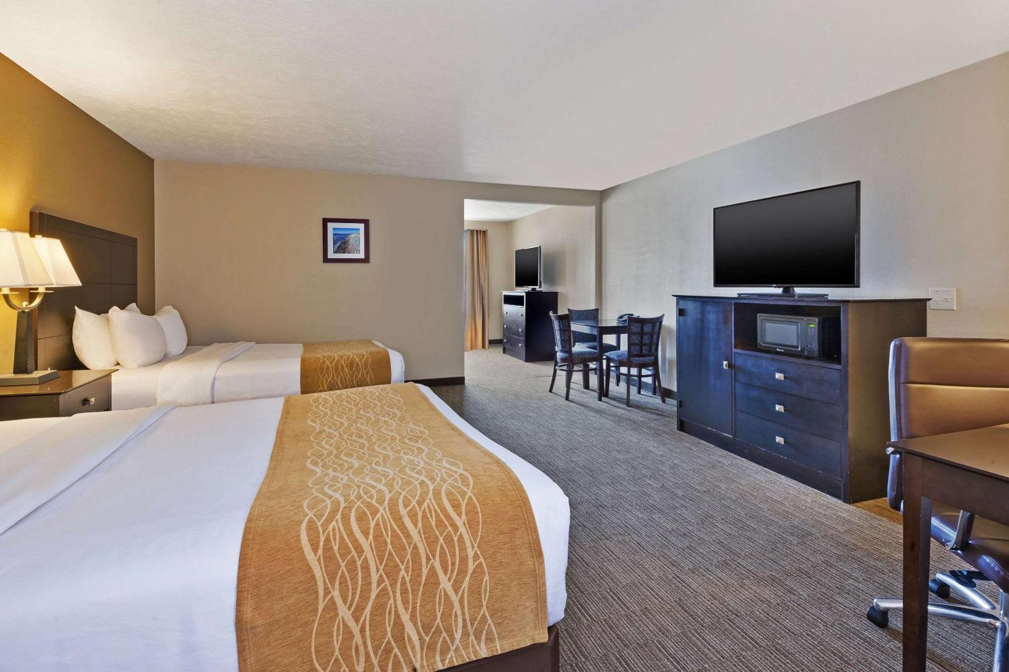 Comfort Inn Whitehall Near Michigan'S Adventure Dış mekan fotoğraf