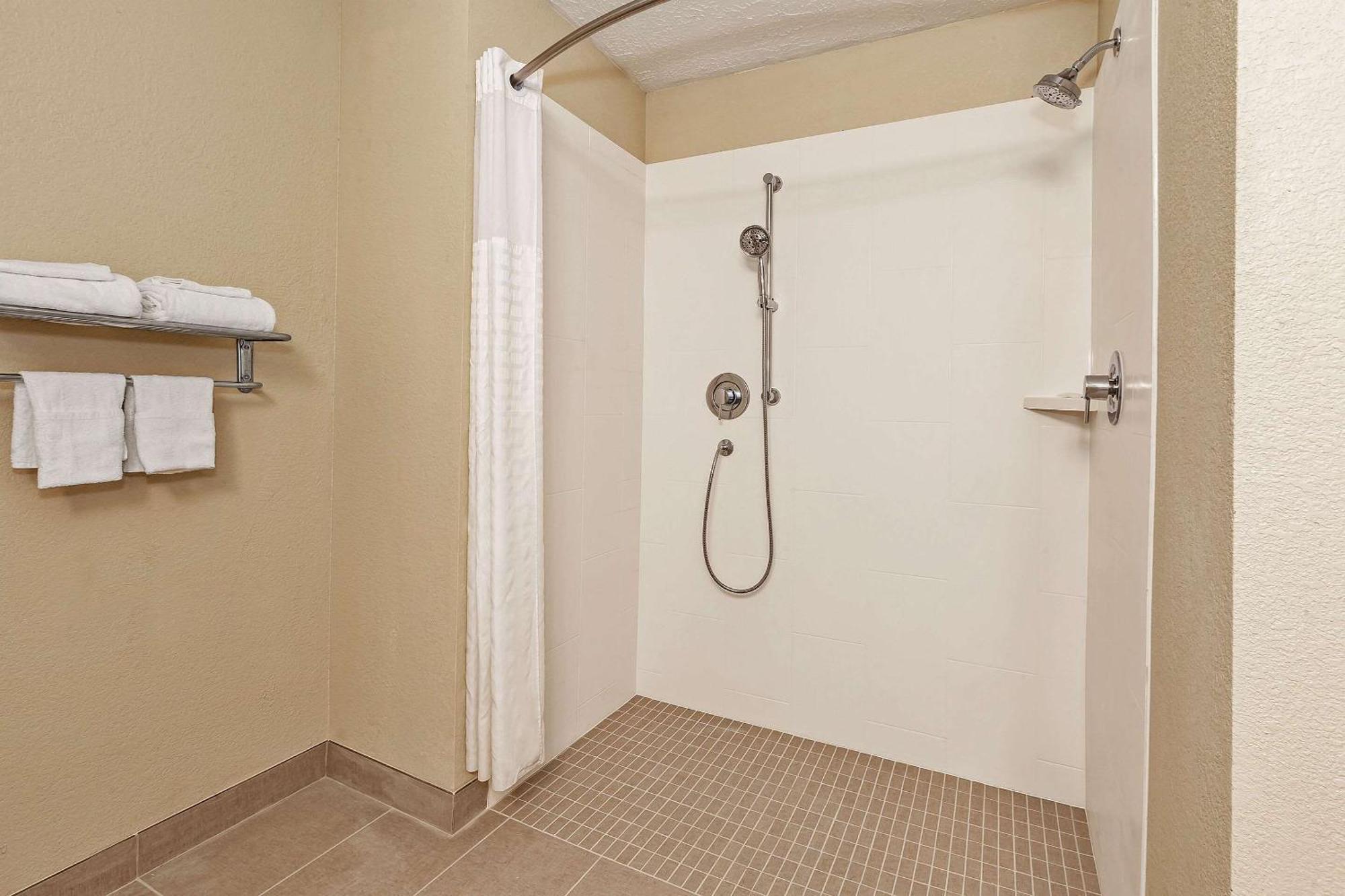 Comfort Inn Whitehall Near Michigan'S Adventure Dış mekan fotoğraf